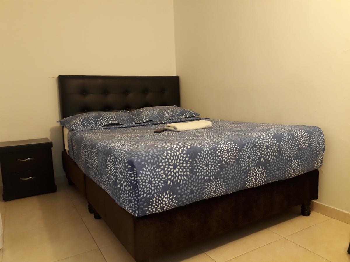 Aparta Hotel Victoria In Богота Экстерьер фото